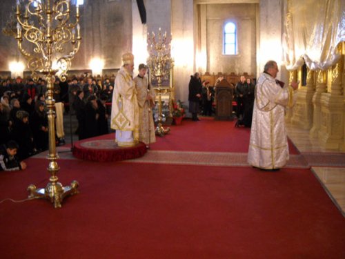 Slujire arhierească la Catedrala arhiepiscopală „Sfânta Treime“ din Arad