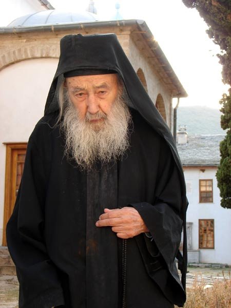 Părintele Petroniu Tănase a plecat la Domnul