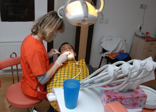 Cum tratăm abcesul dentar
