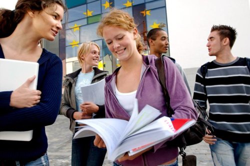 Oportunităţi pentru studenţi şi profesori prin Erasmus