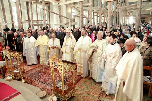 Liturghie arhierească la catedrala din Avrig