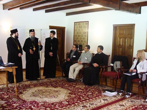 Sesiune de formare pe teme de comunicare socială la Mănăstirea Tismana