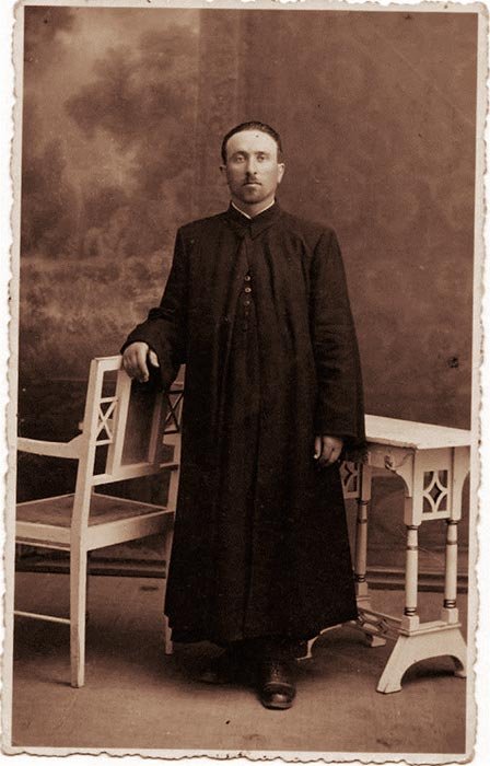Preotul Aurel Lăzărescu din Pleşoi