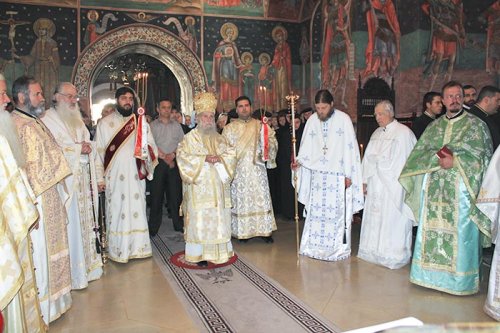 Sfinţii Împăraţi Constantin şi Elena, prăznuiţi la Mănăstirea Hurezi