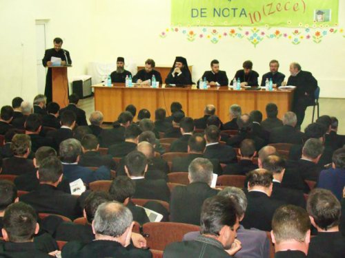 Conferinţă preoţească la Slatina