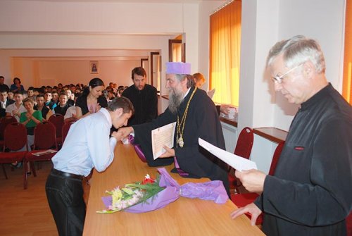 Sfârşit de an pentru seminariştii craioveni