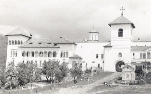 Mănăstirea Hurezi, în primul deceniu comunist