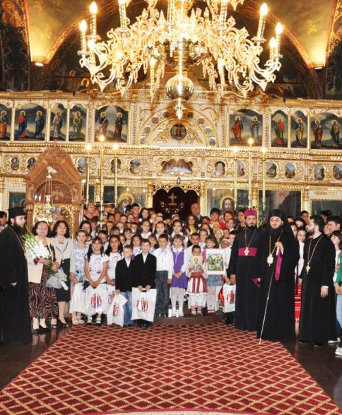 66 de copii din Protoieria Giurgiu, în tabără de creaţie la Mănăstirea Durău