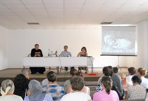 Conferinţă despre combaterea avortului la Arad