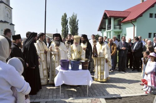 A fost sfinţit Aşezământul „Sfântul Leontie de la Rădăuţi“