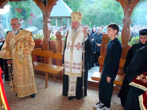 Hram binecuvântat la Mănăstirea Căşiel