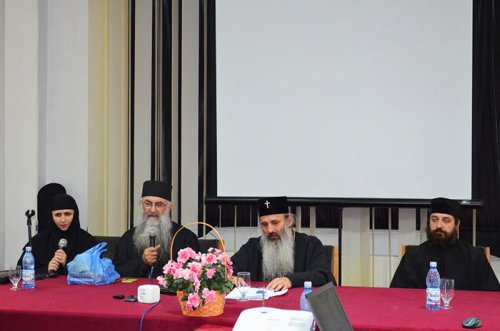 Arhimandritul Zaharia Zaharou a conferenţiat la Durău