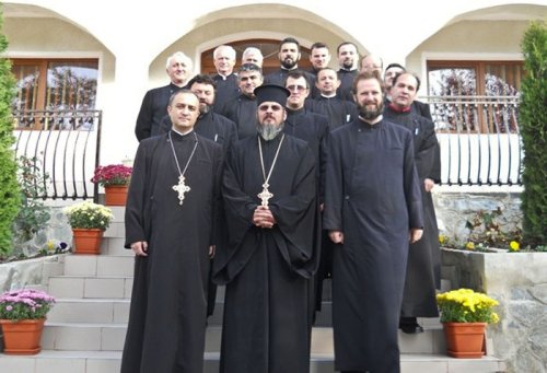 Cursuri de formare la Mănăstirea Strâmba