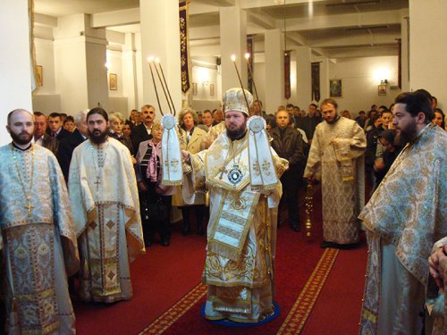 Slujire chiriarhală la catedrala din Oradea
