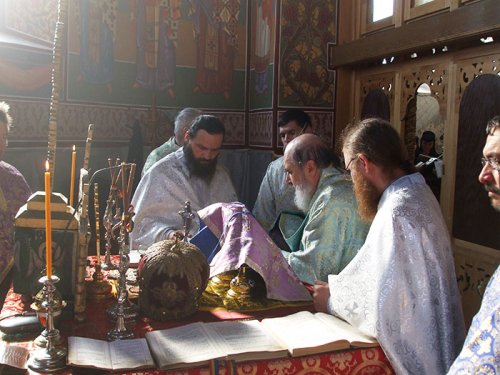 Despre cultul îngerilor, la hramul Mănăstirii Roşia din Arad