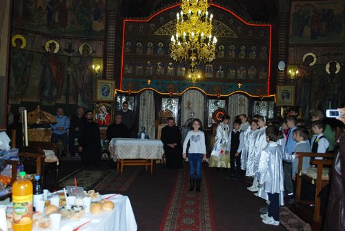 Serbare în cinstea Sfântului Nicolae la Parohia craioveană „Ziua Crucii“