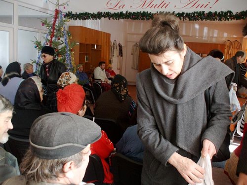 Femeile ortodoxe din Craiova, în sprijinul persoanelor vârstnice