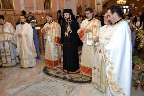 Slujire arhierească la biserica din Caransebeş unde odihnesc mai mulţi episcopi