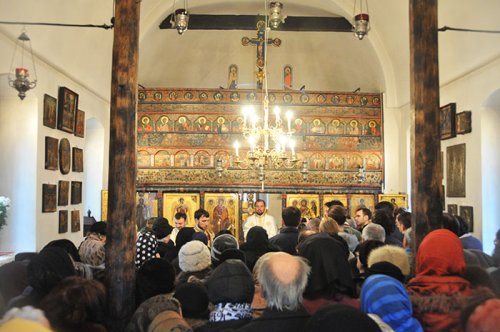 Biserica lui Bucur Ciobanul şi-a sărbătorit ieri hramul