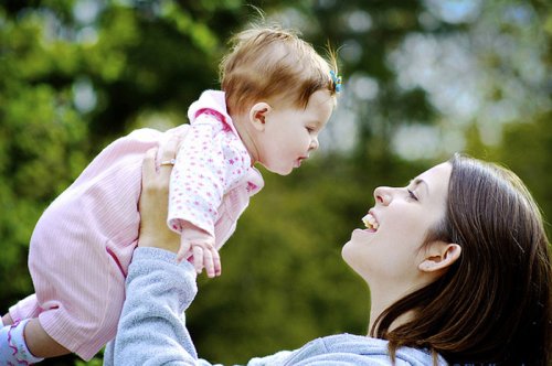 Neuroştiinţele dovedesc valoarea iubirii materne