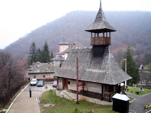 Binecuvântarea roadelor pământului la Mănăstirea Topolniţa