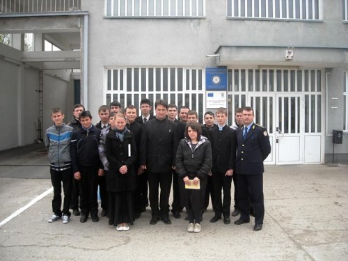 Seminariştii arădeni, în vizită la penitenciar