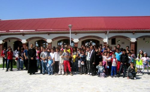 Pelerinaj la Mănăstirea Timişeni Şag