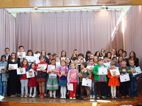 100 de copii au fost premiaţi la Oradea