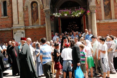 Liturghii arhiereşti la Craiova, Buneşti şi Slatina