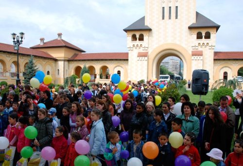 Excursii pentru 250 de copii din Alba