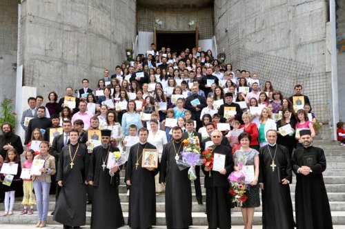 Copiii, premiaţi de Biserică