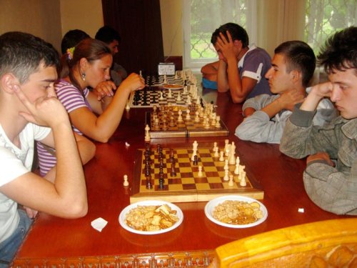 Campionat de fotbal şi şah la Paşcani