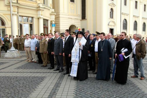 IPS Laurenţiu a sfinţit drapelul la Sibiu