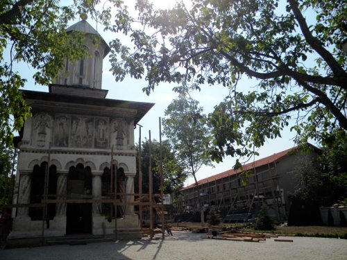 Biserici craiovene în restaurare