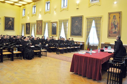 Şedinţe preoţeşti în trei protopopiate din Arhiepiscopia Iaşilor