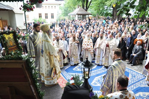 Două zile de sărbătoare la Mănăstirea Văratec