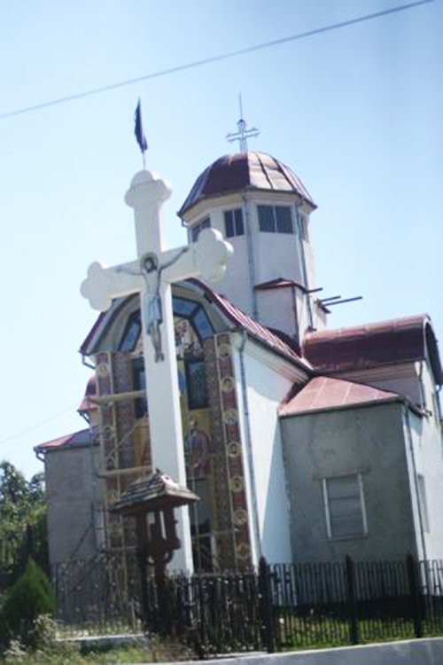 Doi ierarhi vor sfinţi biserica de la Gornoviţa mehedinţeană