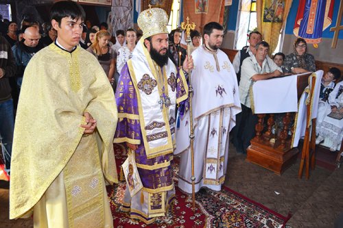 Biserica Parohiei Moldoviţa a fost resfinţită