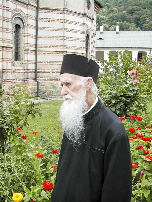 Monahul de 92 de ani de la Mănăstirea Cozia