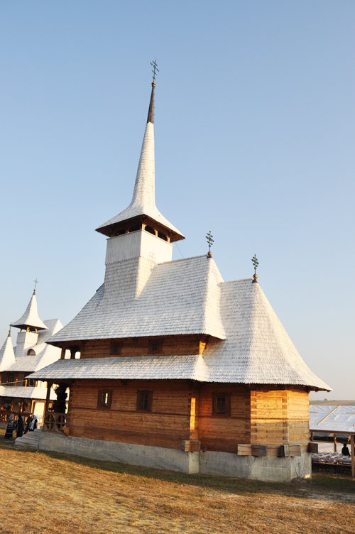 Bisericile Sfintei Cruci din Moldova