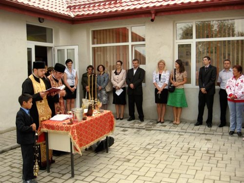 Şcoala Stânca-Roznovanu, inaugurată prin slujba de sfinţire