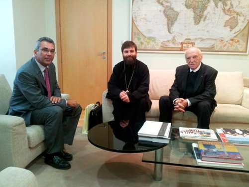 Preasfinţitul Timotei s-a întâlnit cu viceministrul pe teme de Imigraţie din Madrid