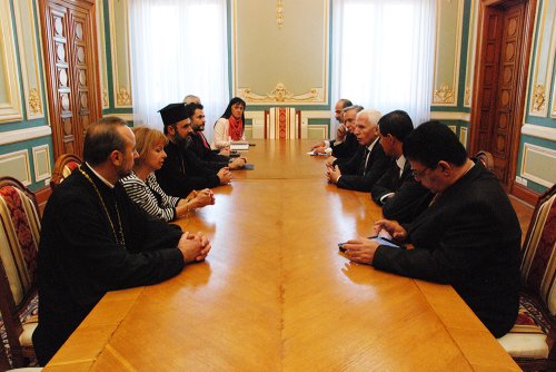 Membri ai Consiliului Legislativ Palestinian au vizitat Palatul Patriarhiei
