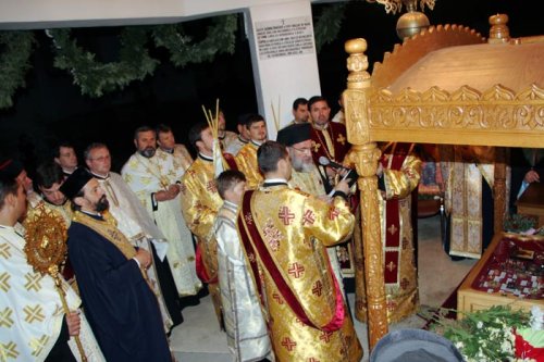 Sărbătoarea Sfintei Parascheva la Catedrala arhiepiscopală din Roman