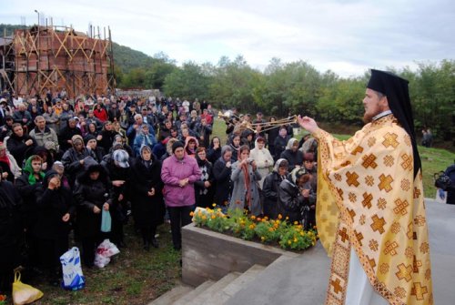 Mănăstirea Slatina-Nera şi-a sărbătorit hramul
