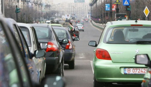 Noua formă a taxei auto intră în vigoare în 2013
