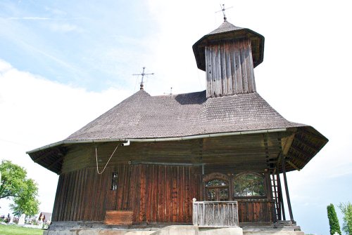 Sfântul Dimitrie ocroteşte de veacuri lăcaşurile din Moldova