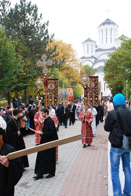 Procesiune impresionantă la Mănăstirea „Sfinţii Voievozi“ din Slobozia