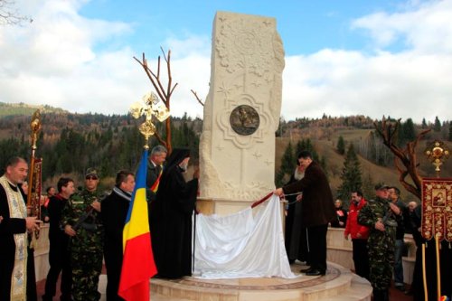 Monument închinat eroului Emil Rebreanu, la Palanca