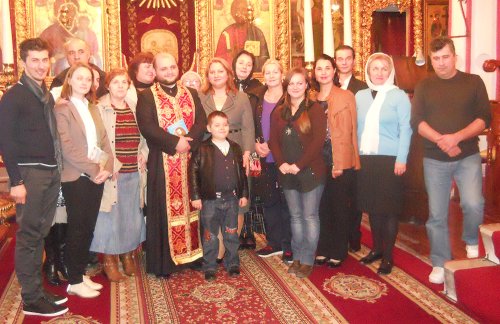 Schimb de carte ortodoxă între tineri